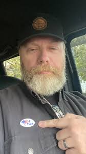 I just exercised my right to vote! 🇺🇸🇺🇸🇺🇸 As Americans, our votes  truly count, and that's a privilege many people around the world can only  dream of. I love this country with