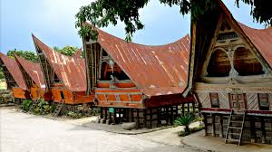 Rumah balai batak toba juga dikenal sebagai rumah bolon. Rumah Bolon Rumah Adat Yang Menjadi Lambang Budaya Suku Batak