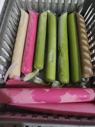 Hai semua, nak tahu aiskrim apa yang saya buat dan resepi penuh menu tu? Cara Buat Aiskrim Malaysia Chokichoki Oreo Dan Green Tea