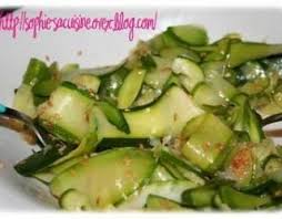 Recette Tagliatelles De Courgettes Au Sesame Grille En Video Recette Recettes De Cuisine Tagliatelles De Courgettes Tagliatelles