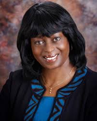 Bernalillo County picks next county manager in narrow vote