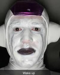 The top may be frieza colors, but the delts are gonna be Broly sized delts  😈⚡️ • Had to share the Frieza memes 😂 • • • • • #dylanisgrowing #explore  #delts #