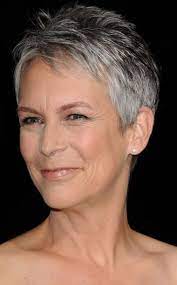 Comment Assumer Et Mettre En Valeur Ses Cheveux Gris Jamie Lee Curtis Hair Jamie Lee Curtis Young Jamie Lee Curtis