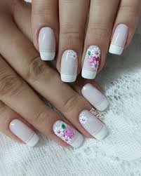 Anímate a realizar alguno de estos diseños y luego nos cuentas. 20 Modelos De Unhas Fancesinhas Com Flor Veja Unas Decoradas Con Flores Manicura De Unas Unas Sencillas Y Bonitas