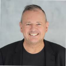 Dr. Benedict Bender auf LinkedIn: 3 Fragen an Benedict Bender