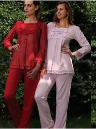 Bone Lohusa Pijama Takimi 3726 Ekru Kirmizi Pembe Renklerde Kollari Ve Yakasi Dantel Islemeli Lohusa Pijama Takimi Bone Lohusa Moda Stilleri Pijama Moda
