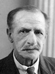 Does anyone remember the Vallee's that used to live at 456 Crescent Street  ?? My grandmother, grandfather, father , uncle and aunt lived there! Jean,  Ernest,Robert(Bob), Sonny(Ernest Jr.) and Theresa.