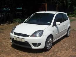 Ford Fiesta 2 0i St Voiture