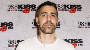 Win trophies, appoint trainers, buy signature gear, rig games and much more. Mini Model So Sieht Bushidos Tochter Aaliyah Aus Stern De