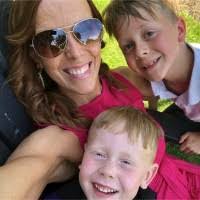 Beth Beecher's Instagram, Twitter & Facebook