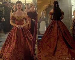 Meanwhile, english catholics plotted to get mary, a catholic herself, onto the throne by assassinating elizabeth. Konigin Mary Stuart Mary Queen Queen Reign Kostum Adul Etsy