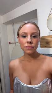 American Fille in Paris: Exploring Store Hours