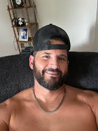 Any couples around little rock arkansas?! My husband and I need some  friends!