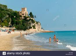 Your favourite team has never been so close! Strand Von Finale Ligure Riviera Kuste Golf Von Genua Italien Europa Stockfotografie Alamy