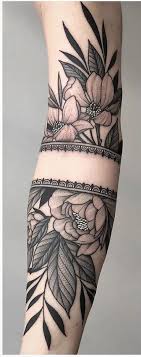 Perfect Imperfect Rose Lily Moon Unalome Tattoo Flowertattoos Flower T Flowertattoos Flower Tattoos 2020 Cicek Dovmeleri Dovmeli Kadin Erkek Dovmeleri