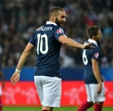 Benzema, wegen einer verletzung im linken oberschenkel noch außer gefecht, kommt aus den schlagzeilen einfach nicht heraus. Sp Fussball Em 2016 Frankreich Benzema Deschamps Signale Ruckkehr Benzema Glaubt An Unterstutzung Durch Nationaltrainer Deschamps Welt