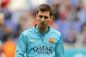 523 after blessing himself , messi often celebrates a goal by pointing a finger on each hand towards the sky in dedication to his late grandmother. Leo Messi Kein Privatduell Mit Cristiano Ronaldo