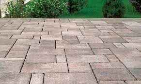 La migliore pavimentazione da esterni permette di realizzare ambienti accoglienti in cui tutti gli elementi sono in armonia tra loro, senza trascurare la sicurezza del giardino. Pavimenti Per Esterni Guida Alla Scelta