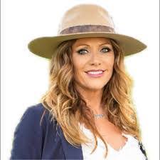 Paula Geiser's Instagram, Twitter & Facebook