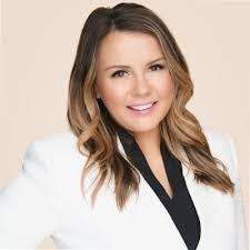 Alison Hiatt's Instagram, Twitter & Facebook