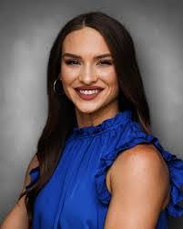 Anna Cascio's Instagram, Twitter & Facebook