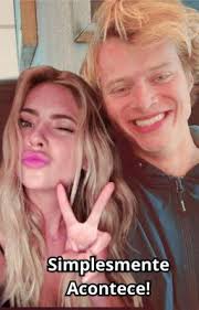 Simplesmente Acontece