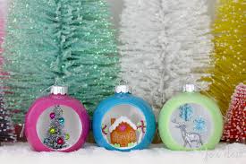 These diy champagne cork bride and groom keepsakes are the best thing ever! Diy Diorama Christmas Ornament 2017 Ornament Exchange