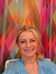 Debra Kirkbride's Instagram, Twitter & Facebook