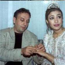 أعلنت الفنانة آمال ماهر، فسخ خطوبتها بعد مرور 48 يوما فقط على إعلانها الارتباط، وذلك عبر تدوينة نشرتها على موقع التواصل الاجتماعي فيسبوك. Ø¨Ø¹Ø¯ Ø³Ù†ÙˆØ§Øª Ù…Ù† ØªØ£ÙƒÙŠØ¯Ù‡ Ø²ÙˆØ§Ø¬Ù‡Ù…Ø§ Ù…Ø­Ù…Ø¯ Ø¶ÙŠØ§Ø¡ ÙŠØªØ¨Ø±Ø£ Ù…Ù† Ø¹Ù„Ø§Ù‚ØªÙ‡ Ø¨Ø¬Ù†Ø§Øª Ù…Ø¬Ù„Ø© Ù‡ÙŠ