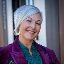 I'm in tears over here… I'm beyond honoured to share that my  not-even-one-year-old smutty little bookstore won Silver in the Community  Votes Peterborough 2025! To everyone who voted, supported, encouraged, and  believed