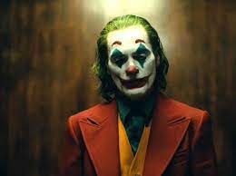 Film joker sukses bikin netizen ketakutan usai menontonnya. Joker Asal Mula Si Badut Gila