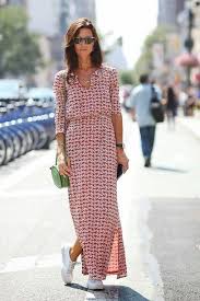 Vestiti lunghi estivi con sneakers. Come Indossare E Abbinare Sneakers Basse Con Un Vestito Lungo In Estate 2021 10 Outfit Lookastic