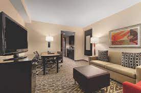 Embassy Suites Houston Energy Corridor Embassy Suites Suites Hotels Room