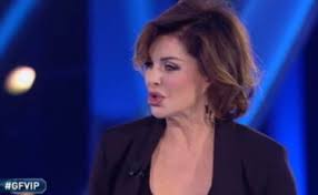 Find the latest tracks, albums, and images from alba parietti. Grande Fratello Vip Alba Parietti Fuori Controllo Per Il Figlio Francesco Oppini Povera Donna Scema Libero Quotidiano