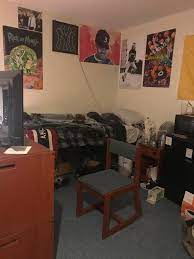 Whether it's your freshman year or not these ideas for girls bedroom decorations, organizing, color schemes, space saving, minimalist, cute, designs pictures for you and your roommate. Dormitory Wikipedia