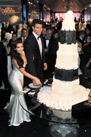 Pin On Wedding Cakes Black White Indian Weddings Magazine
