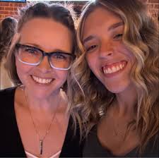 DIY Floating Potion ✨ Grandma shows how to make a cool DIY Halloween  decoration with a witch's cauldron, a bottle, a straw, a water pump and a  water mister. #DIY #diyhalloweendecor #Halloween2025 #