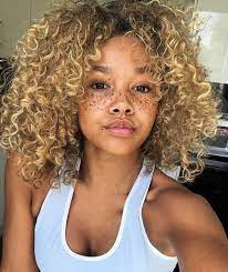 Natural hair is a great canvas for color, but there are some precautions you need to take. Blonde Beautiful Curly Natural Curls Straight Hairstyles Natural Curls