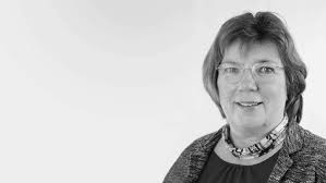 AUFGESPIESST: Maskerade