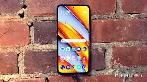 Features 6.67″ display, snapdragon 870 5g chipset, 4520 mah battery, 256 gb storage, 8 gb ram, corning gorilla glass 5. Poco F3 Review Great Hardware Let Down By Sub Par Software