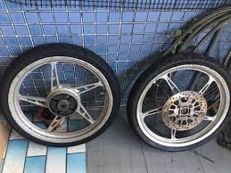 Pengubahsuaian saiz rim dibenarkan dengan syarat mengikut had spec yang ditetapkan. Sport Rim Original Motor Include Tyre Maxxis Diamond And Disc Auto Accessories On Carousell