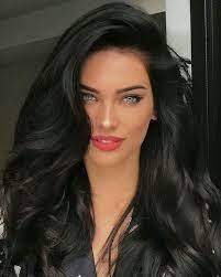 Beauty With Nice Hair Style Beautiful Hair Brunette Beauty Dark Hair Blue Eyes