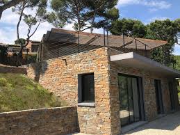 Check spelling or type a new query. Les Murs Exterieurs Se Parent De Pierre De Parement Mediterranee Vente De Carrelage Et Margelles De Piscine A La Seyne Sur Mer Caro Styl