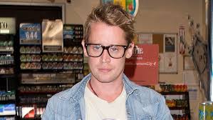 — macaulay culkin (@incredibleculk) february 26, 2020. How Macaulay Culkin Achieved His Net Worth Updated For 2020