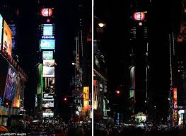 Worldwide Blackout Landmark Buildings Across The Globe Switch Off Their Lights To Celebrate Earth Hour Earth Hour Times Square Wwf Earth Hour