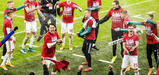 He spent most of his career in germany, signing in 2004 with stuttgart and going on to represent in the bundesliga mainz 05, schalke 04, 1899 hoffenheim and hannover 96.he also played three years in spain, with real madrid castilla. Szalai Adam Wiki