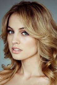 Ellen Michelle's Instagram, Twitter & Facebook