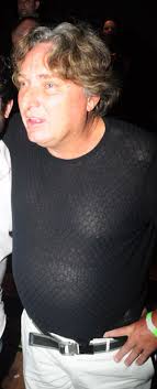 Saul Klein questiona assinatura do pai, Samuel Klein, em documentos que  favoreceram irmão em herança