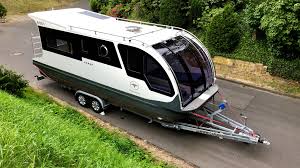 Caravanboat Wohnwagen Und Sportboot In 2020 Sportboot Hausboot Wohnen Hausboot
