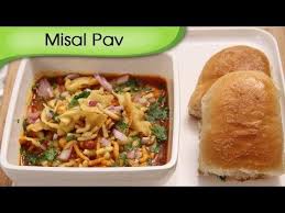 Misal Pav Spicy Curry With Bread Maharashtrian Street Food Snacks Re Food Recipes Indian Food Recipes